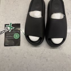 BRAND NEW Yeezy Slides Size 12