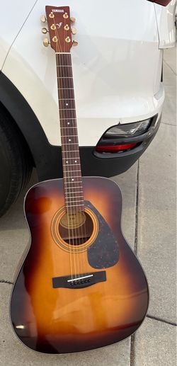 Yamaha Acoustic - Nearly New!!!