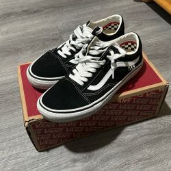 Vans “bearcat”.   See DISCRIPTION 