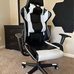 GAMING CHAIR