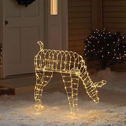 LIGHTED FEEDING DEER