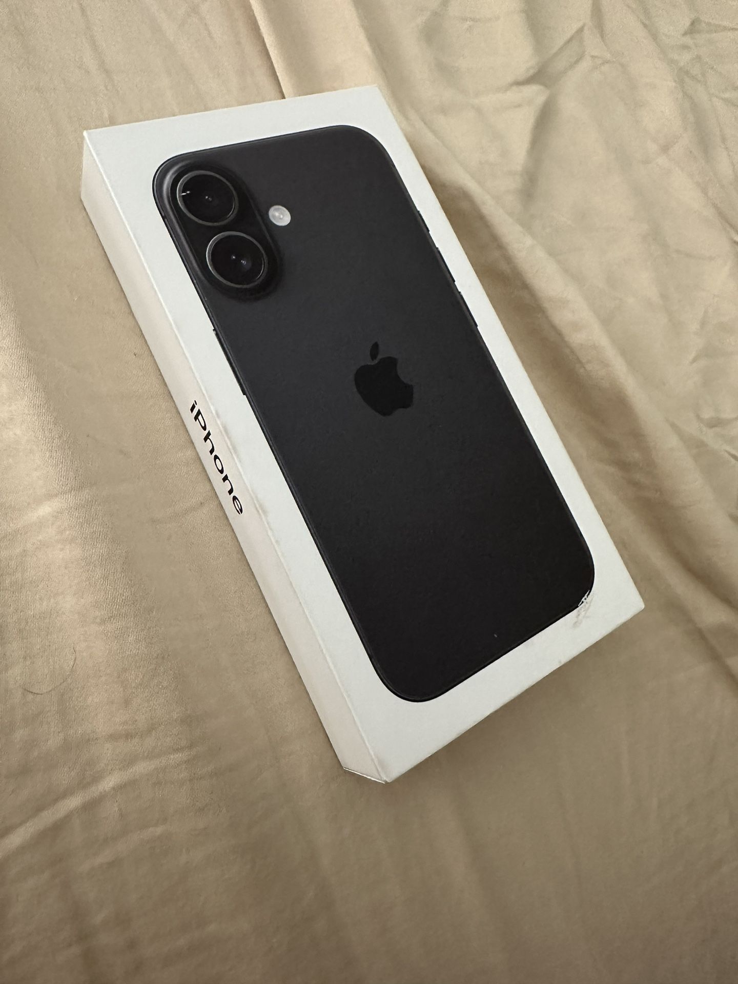 New Apple iPhone 16 Black 128gb Unlocked For Any Carrier Comes With Applecare+ 2 Years