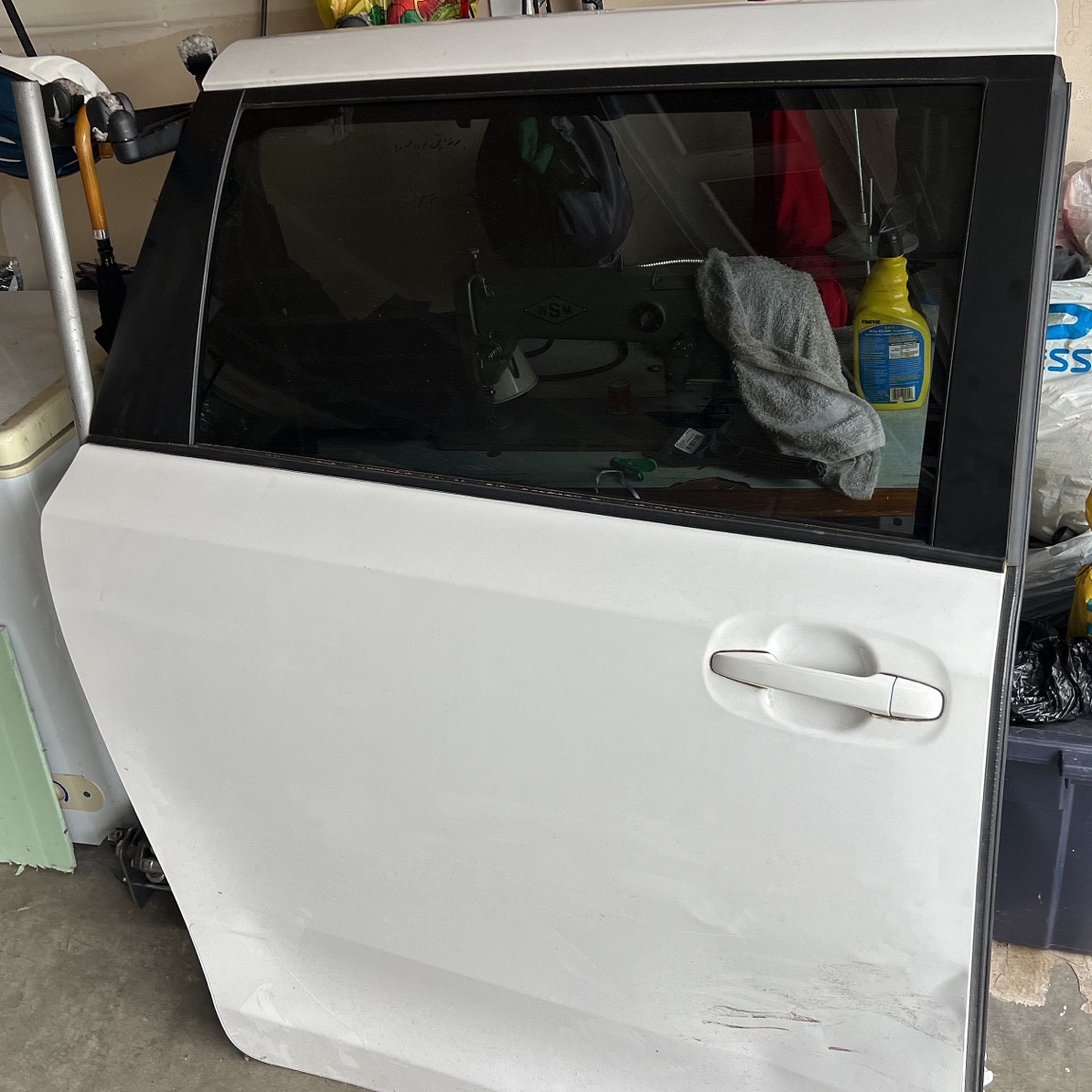 2017 Sienna Door Right Side
