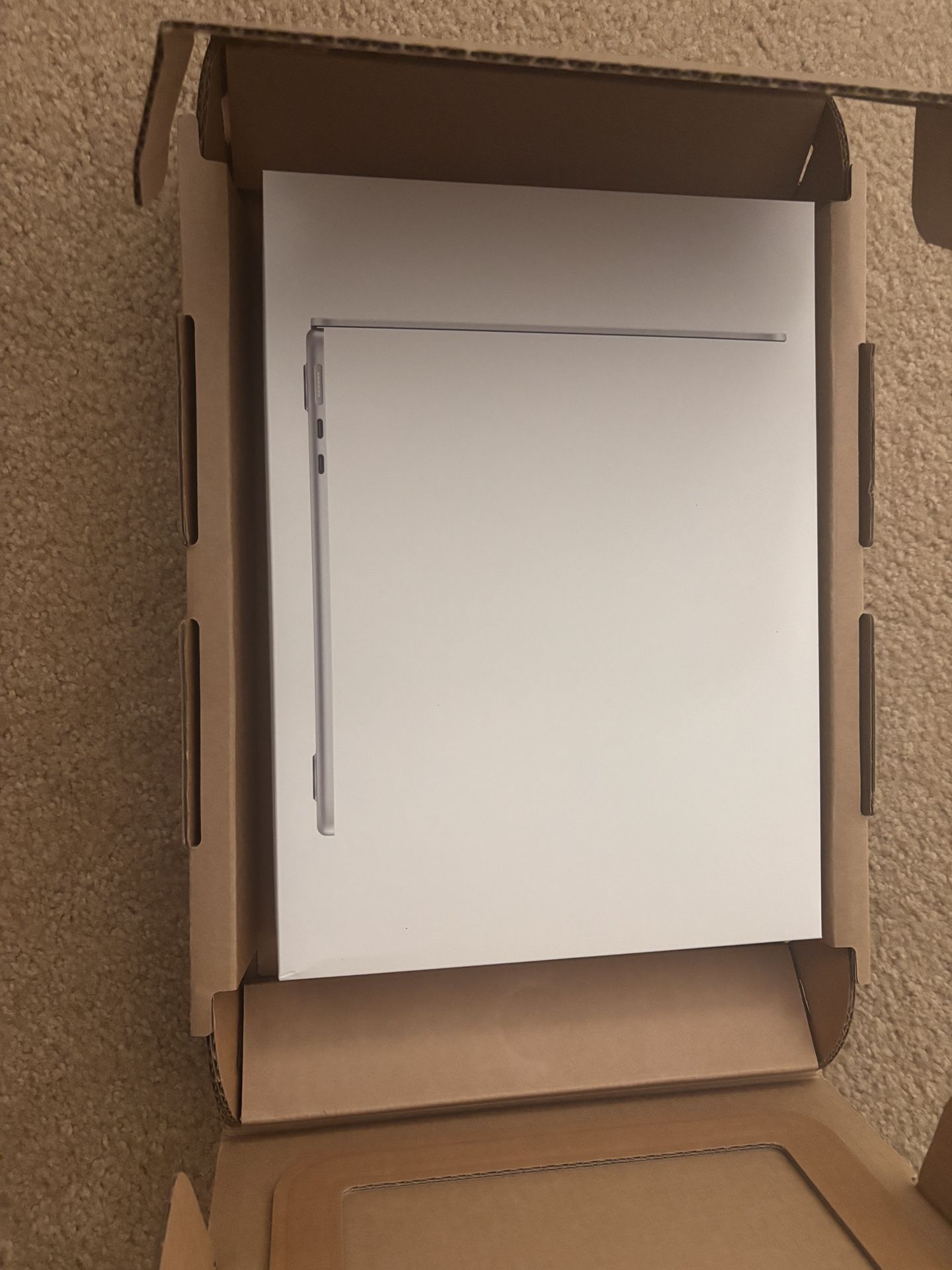 760.00 New Sealed Box W/ Apple 13” MacBook Air M4 Chip with 16GB RAM 256GB SSD Liquid Retina Display - Located In Fishers