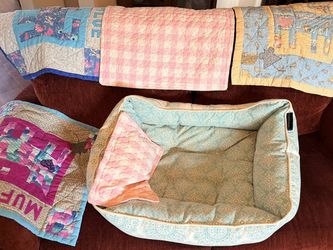 Pet Bed, Pillow And Four Pet Blankets