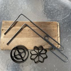 Vintage Rosette Cookie Iron Set.