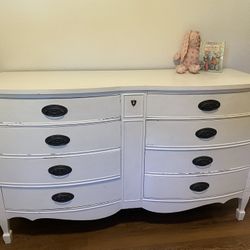 Vintage Dixie 8 Drawer Mahogany Dresser 
