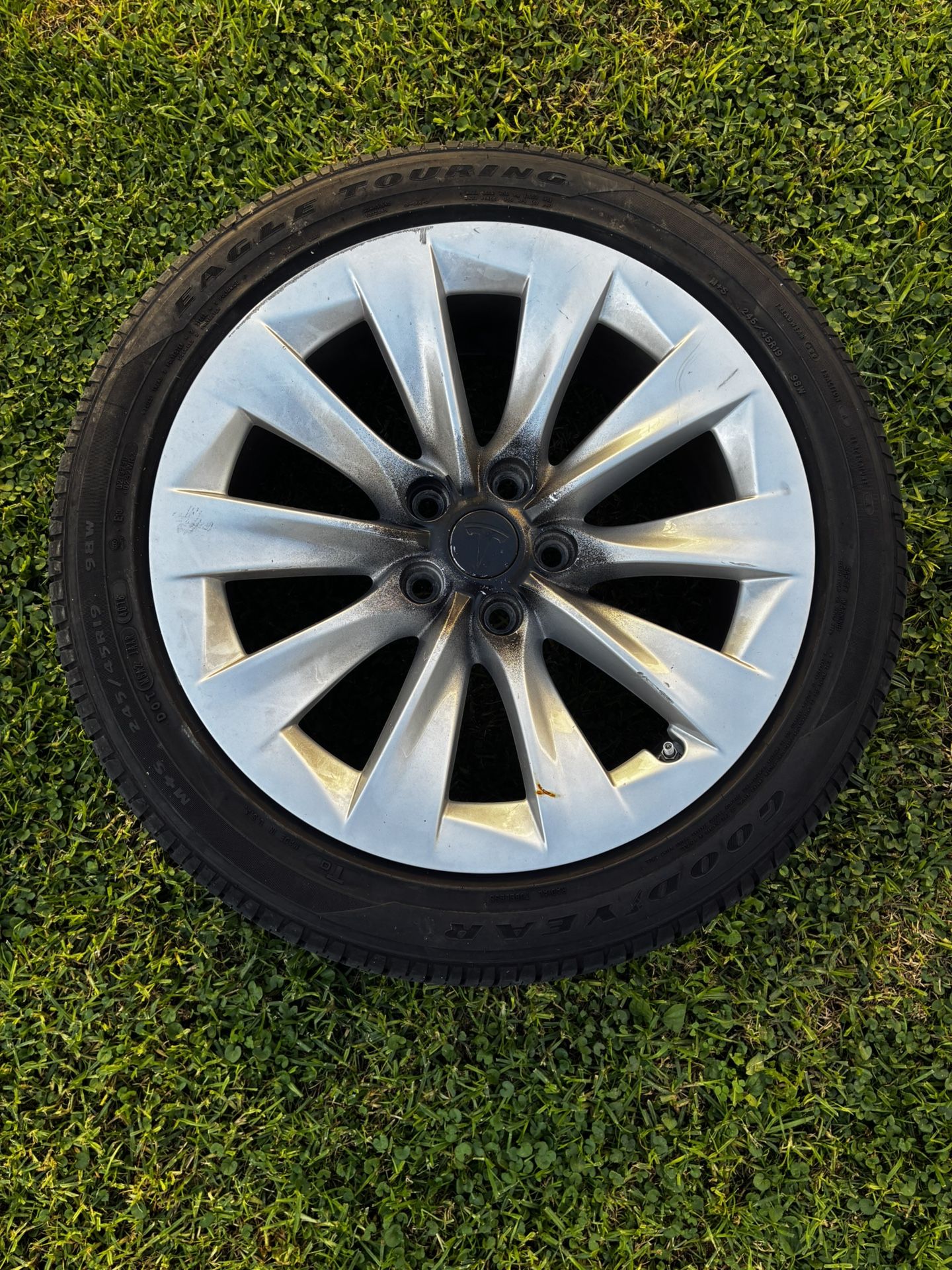 Tesla Model S OEM Rim+Tire