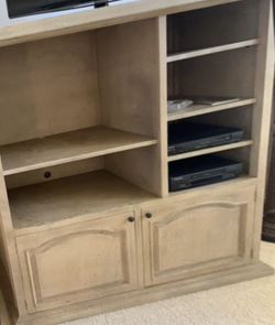 Solid wood custom made entertainment crnter