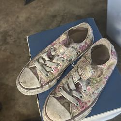 Size 12y cat converse