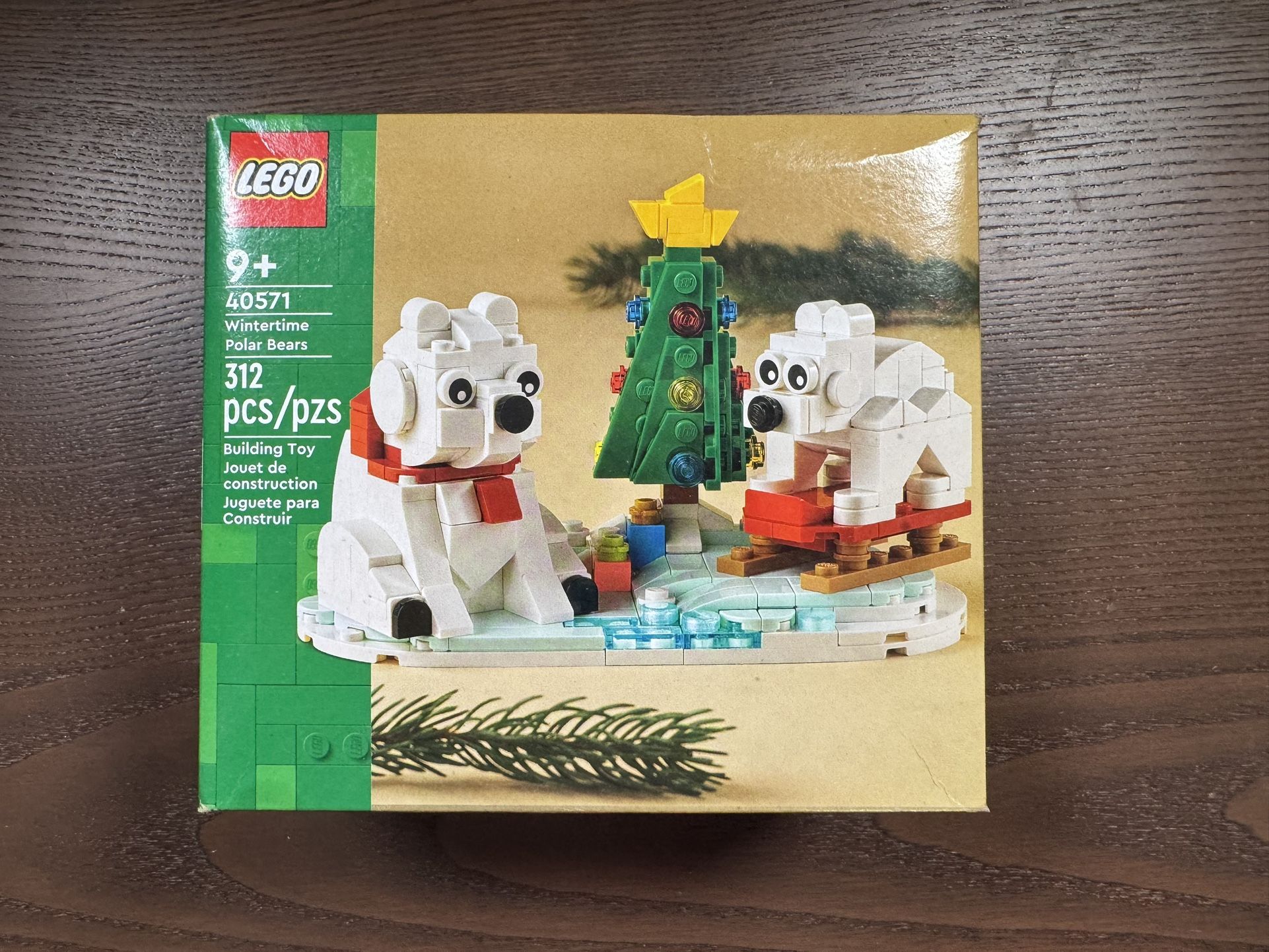 Sealed Retired Lego Christmas Polar Bears (40571)
