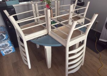 Strong wood sturdy table w/4 wooden chairs