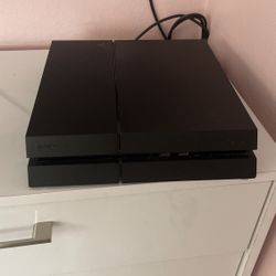 PlayStation 4 With Controller 