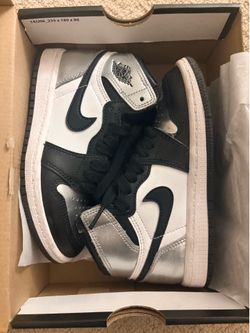 Air Jordan 1 Retro High Kids size 12 Sneakers