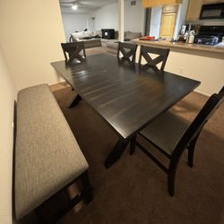 Extendable Dinning Table 72"-90"x42"