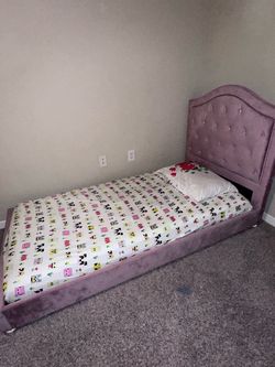 Twin size bed