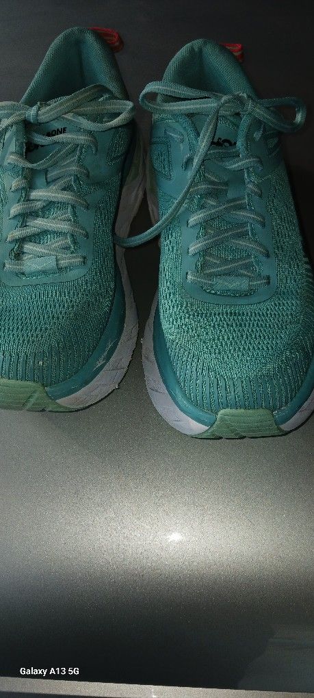 Hoka Bondi 7, Used Women 6.5, Flaws But In Good Condition