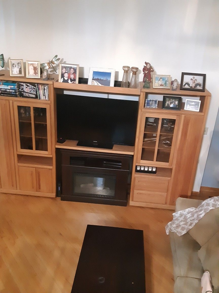 Entertainment center