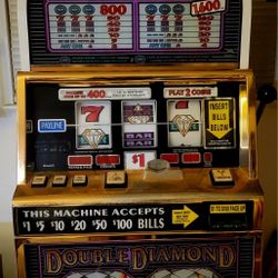Double Diamond Deluxe Slot Machine