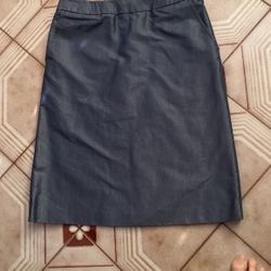 J CREW SKIRT    Adorable Practical New  Size 6 