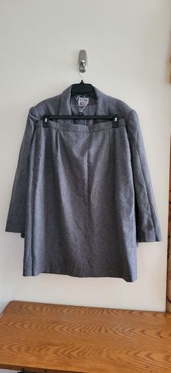 Vintage Bruss Women's Gray Wool Blend  Suit Set Jacket and Skirt Size 18 Lined