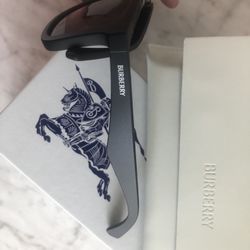 Burberry Sunglasses BE4458U