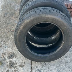 Cooper CCS Grand Touring 225/65/17 Used Hold Air Came Of Honda Crv 