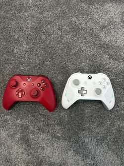 Xbox One Wireless Controllers – Red and White