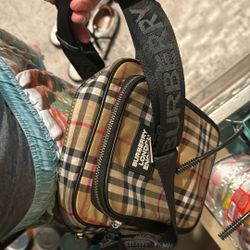 Burberry full-size fanny pack red interior
