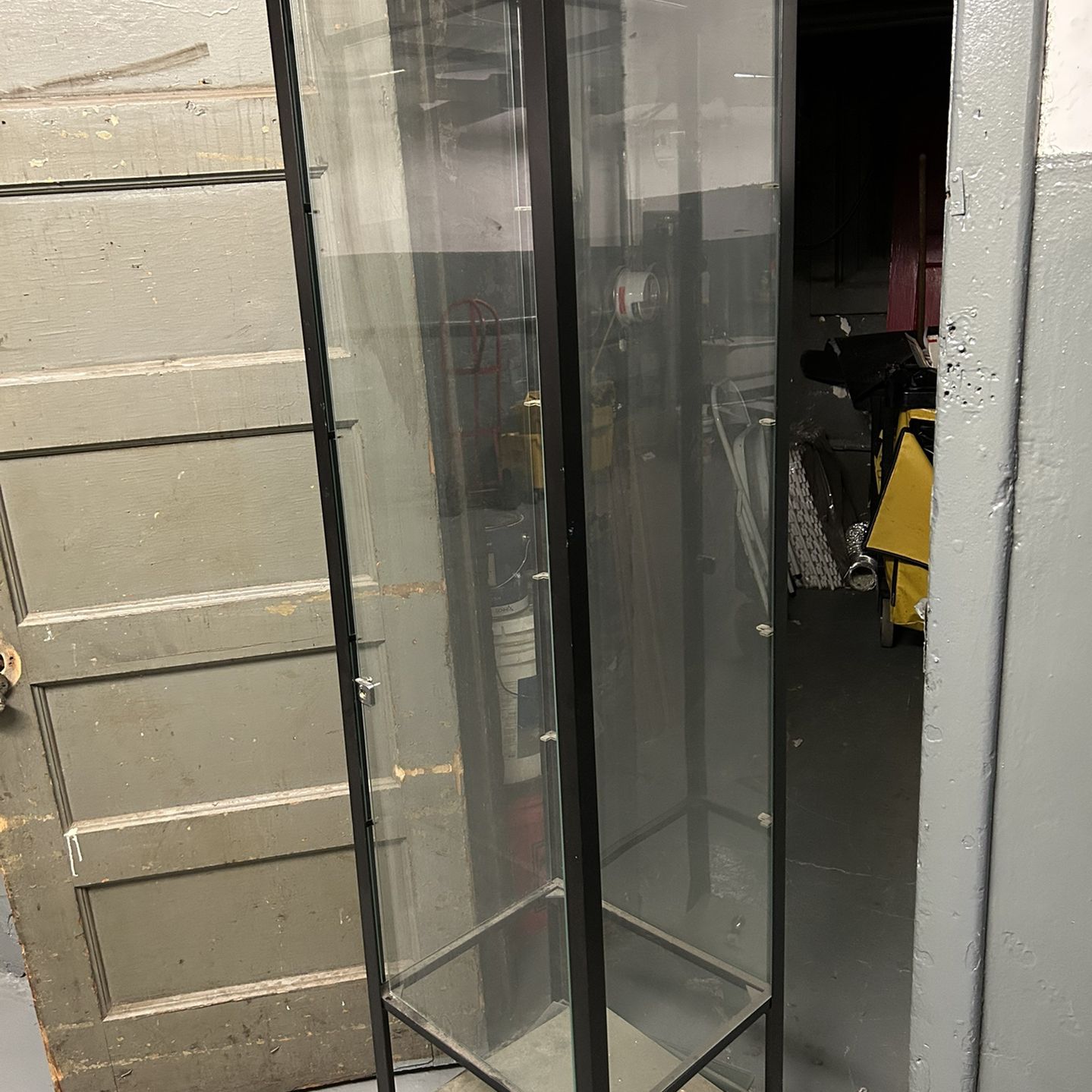 Metal/Glass Display Cabinet