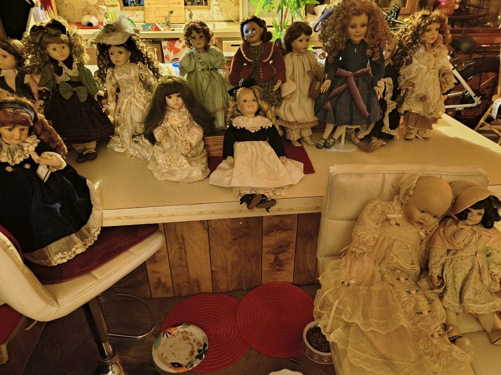 Vintage Antique Dolls Porcelain Dolls