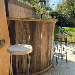 Outdoor Reclaimed Wood Bar With 3 Bar Stools 