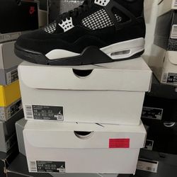 Jordan 4’s White Thunder 