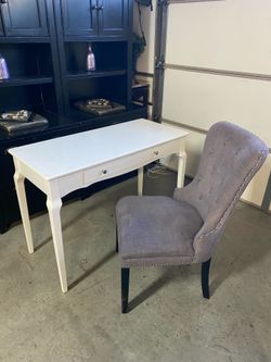 Vanity with chair free local delivery🚚