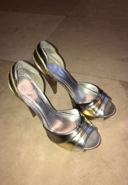 Women’s sandal shoes size 7 Anne Michelle