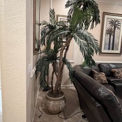Decorative Palm Tree with Ceramic Pot