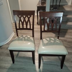 4 Dinning Chairs