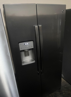 GE Side‑by‑Side Fridge – Slate, Ice & Water Dispenser