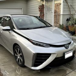 2017 Toyota Mirai-Clean title 