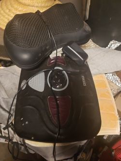 Aparato para masajes de cuello y piez