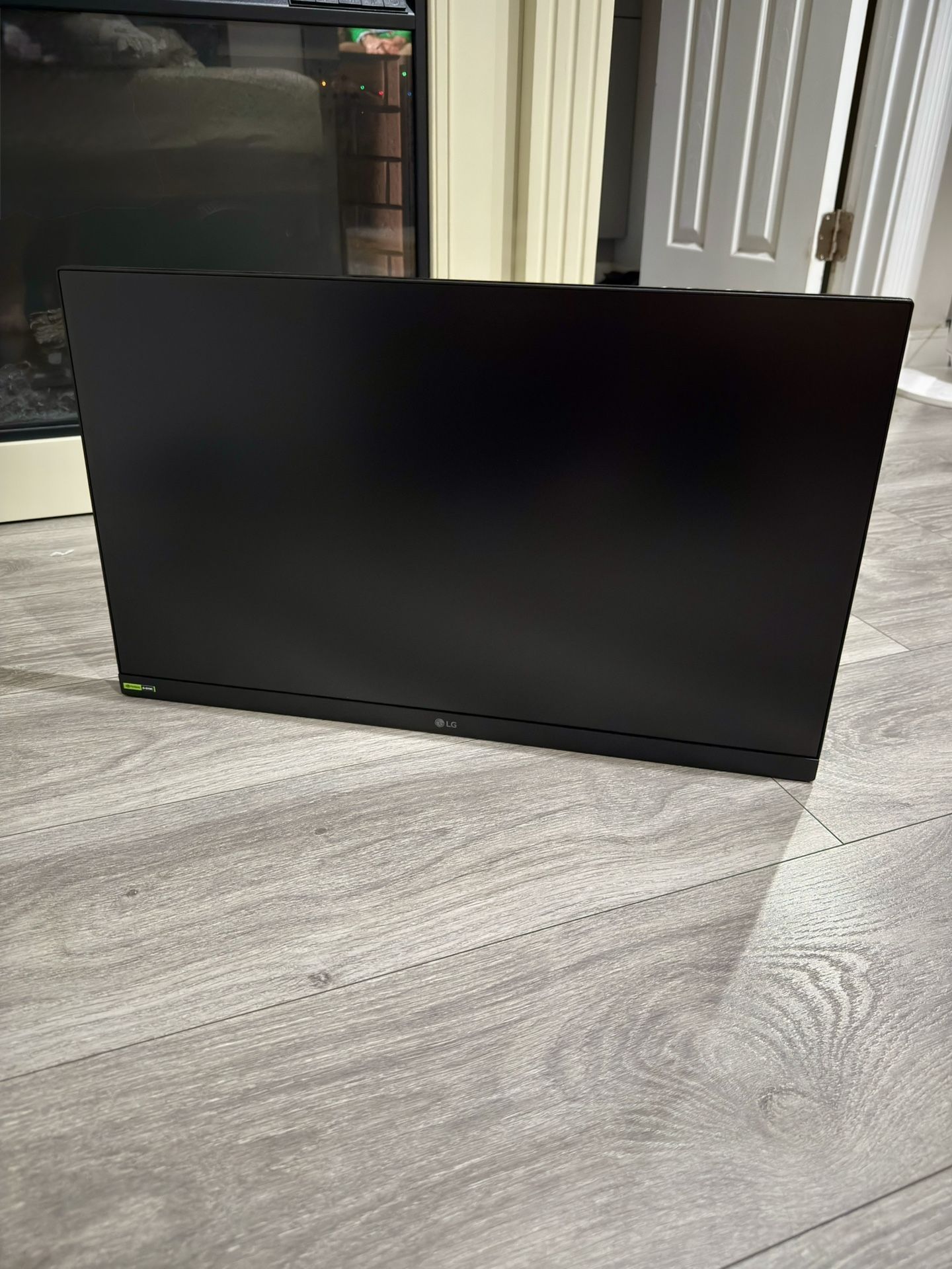 24” 1080p 180hz LG UltraGear Gaming monitor