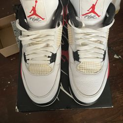 Jordan Retro 4