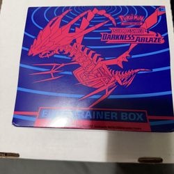 Pokemon Darkness Ablaze Elite Trainer Box