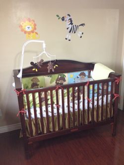 Pottery Barn Crib (Converts to Toddler Bed)