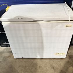 FREE Magic chef freezer