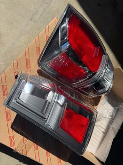 Toyota Tacoma tail lights Oem