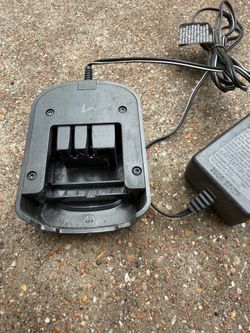 B+D 18v. Charger. S.W.Arl