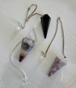 3-Piece Crystal Pendulum Set – Chakra, Obsidian & Amethyst