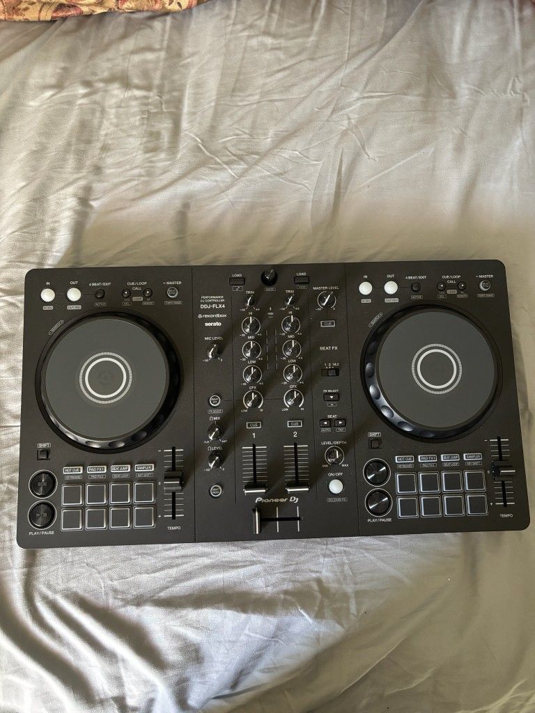 PIONEER DJ  DDJ -FLX4 Controller 
