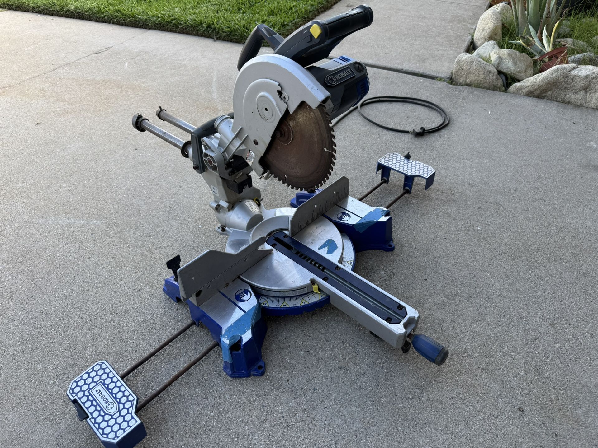 Kobalt Double Bevel Compound Sliding Miter Saw